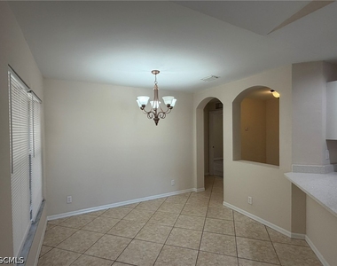 3527 Ne 19th Place - Photo Thumbnail 13