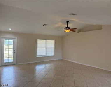 3527 Ne 19th Place - Photo Thumbnail 5