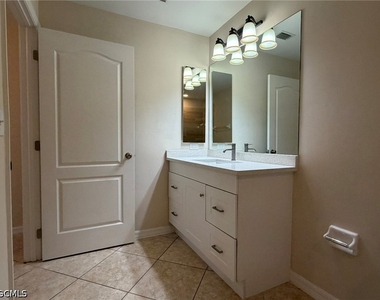3527 Ne 19th Place - Photo Thumbnail 18