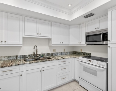 3916 Se 11th Place - Photo Thumbnail 6