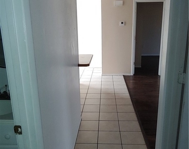 723 Se 10th Street - Photo Thumbnail 9