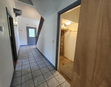 109 North Hollow - Photo Thumbnail 17