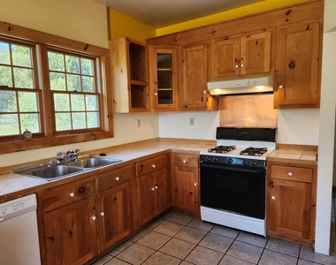 109 North Hollow - Photo Thumbnail 12