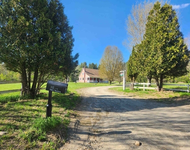 109 North Hollow - Photo Thumbnail 44