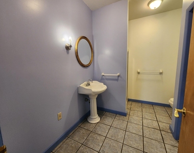 109 North Hollow - Photo Thumbnail 20