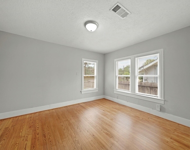 418 Spooner Street - Photo Thumbnail 6