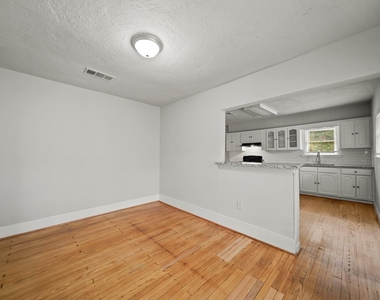 418 Spooner Street - Photo Thumbnail 2