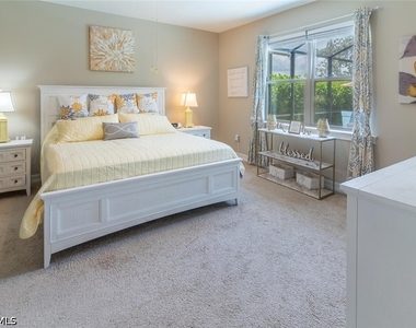 16366 Barclay Court - Photo Thumbnail 12