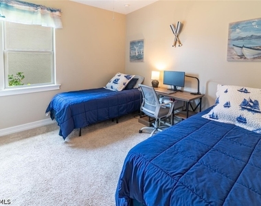 16366 Barclay Court - Photo Thumbnail 22
