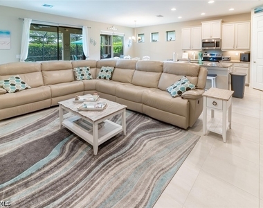 16366 Barclay Court - Photo Thumbnail 4