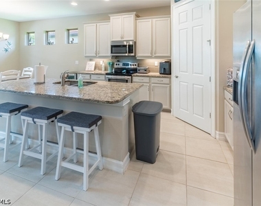 16366 Barclay Court - Photo Thumbnail 5