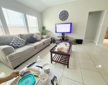 12818 Magenta Oaks Drive - Photo Thumbnail 4