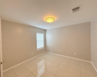 12818 Magenta Oaks Drive - Photo Thumbnail 18