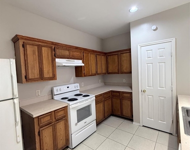 12818 Magenta Oaks Drive - Photo Thumbnail 10