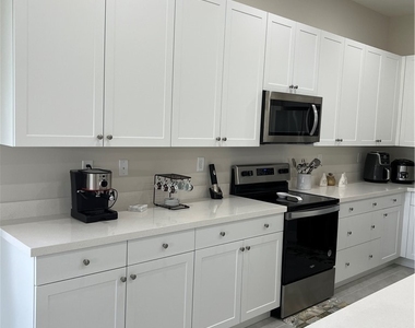 5013 Florence Drive - Photo Thumbnail 4