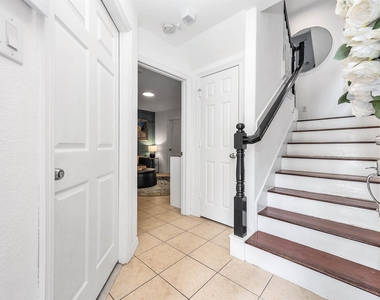 4318 Childress Street - Photo Thumbnail 5