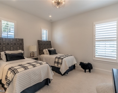 16366 Corsica Way - Photo Thumbnail 32