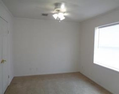 21430 Sweet Grass Lane - Photo Thumbnail 4