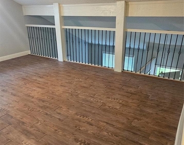 7711 Del Glen Lane - Photo Thumbnail 13