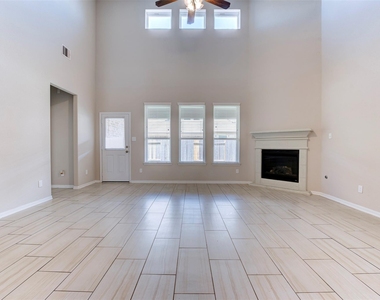 4542 Medrano Trl - Photo Thumbnail 15