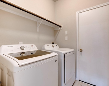4542 Medrano Trl - Photo Thumbnail 21