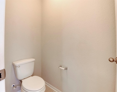 4542 Medrano Trl - Photo Thumbnail 29