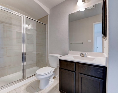 4542 Medrano Trl - Photo Thumbnail 33
