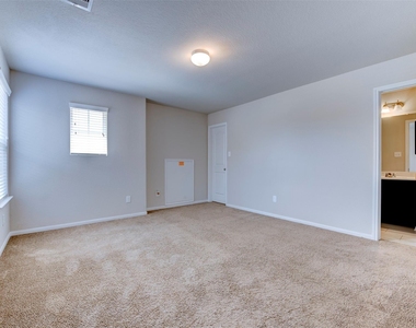 4542 Medrano Trl - Photo Thumbnail 32