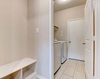 4542 Medrano Trl - Photo Thumbnail 20