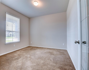 4542 Medrano Trl - Photo Thumbnail 4