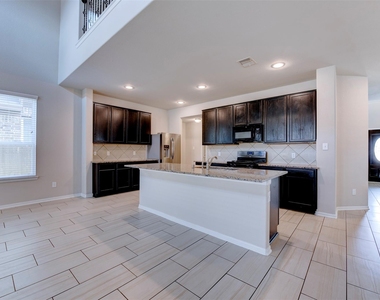 4542 Medrano Trl - Photo Thumbnail 10