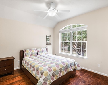6819 Lavington Way - Photo Thumbnail 9