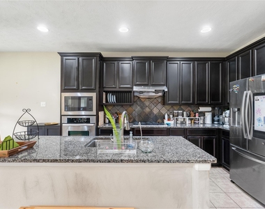 6819 Lavington Way - Photo Thumbnail 17