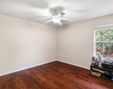 6819 Lavington Way - Photo Thumbnail 11