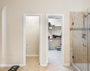 6819 Lavington Way - Photo Thumbnail 20