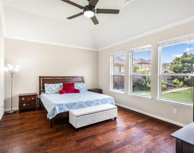 6819 Lavington Way - Photo Thumbnail 12
