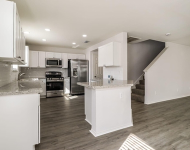 20735 Desert Shadows Lane - Photo Thumbnail 4