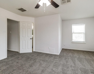 20735 Desert Shadows Lane - Photo Thumbnail 7