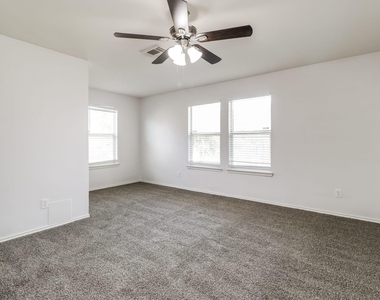 20735 Desert Shadows Lane - Photo Thumbnail 6