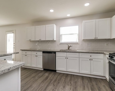 20735 Desert Shadows Lane - Photo Thumbnail 5