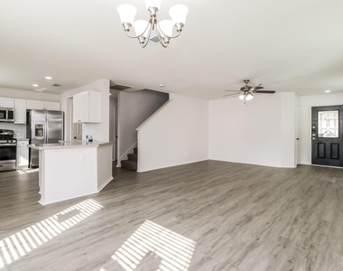 20735 Desert Shadows Lane - Photo Thumbnail 3