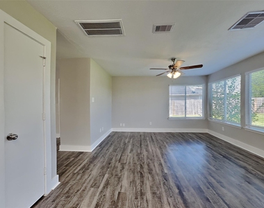 5150 Summit Lodge Drive - Photo Thumbnail 6