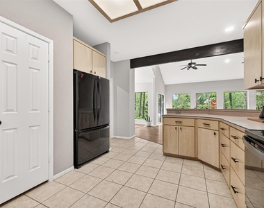 41 Creek Forest Lane - Photo Thumbnail 14