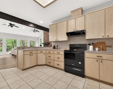41 Creek Forest Lane - Photo Thumbnail 13