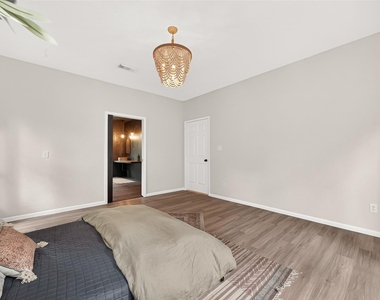 41 Creek Forest Lane - Photo Thumbnail 20