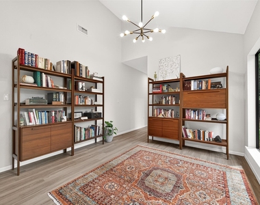 41 Creek Forest Lane - Photo Thumbnail 17