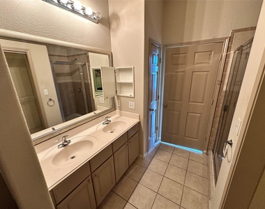 1441 East Street - Photo Thumbnail 12