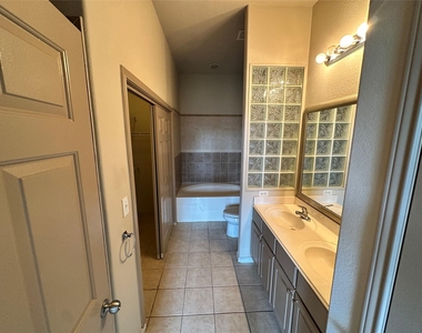 1441 East Street - Photo Thumbnail 11