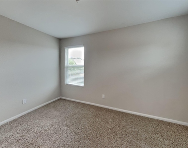 15214 Taos Creek Court - Photo Thumbnail 10