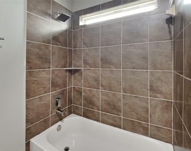 15214 Taos Creek Court - Photo Thumbnail 16